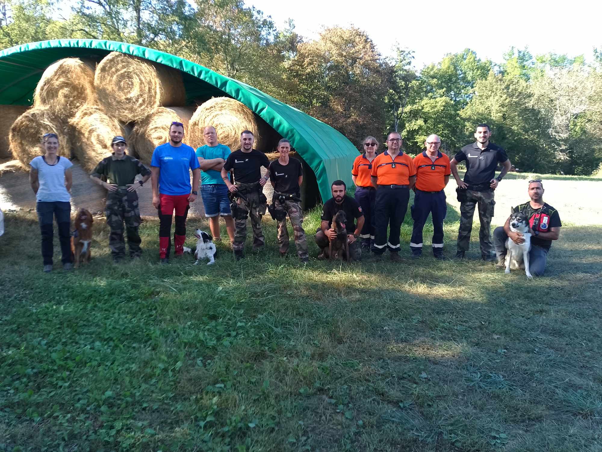 Photo de groupe lors d’un entraînement interservices
